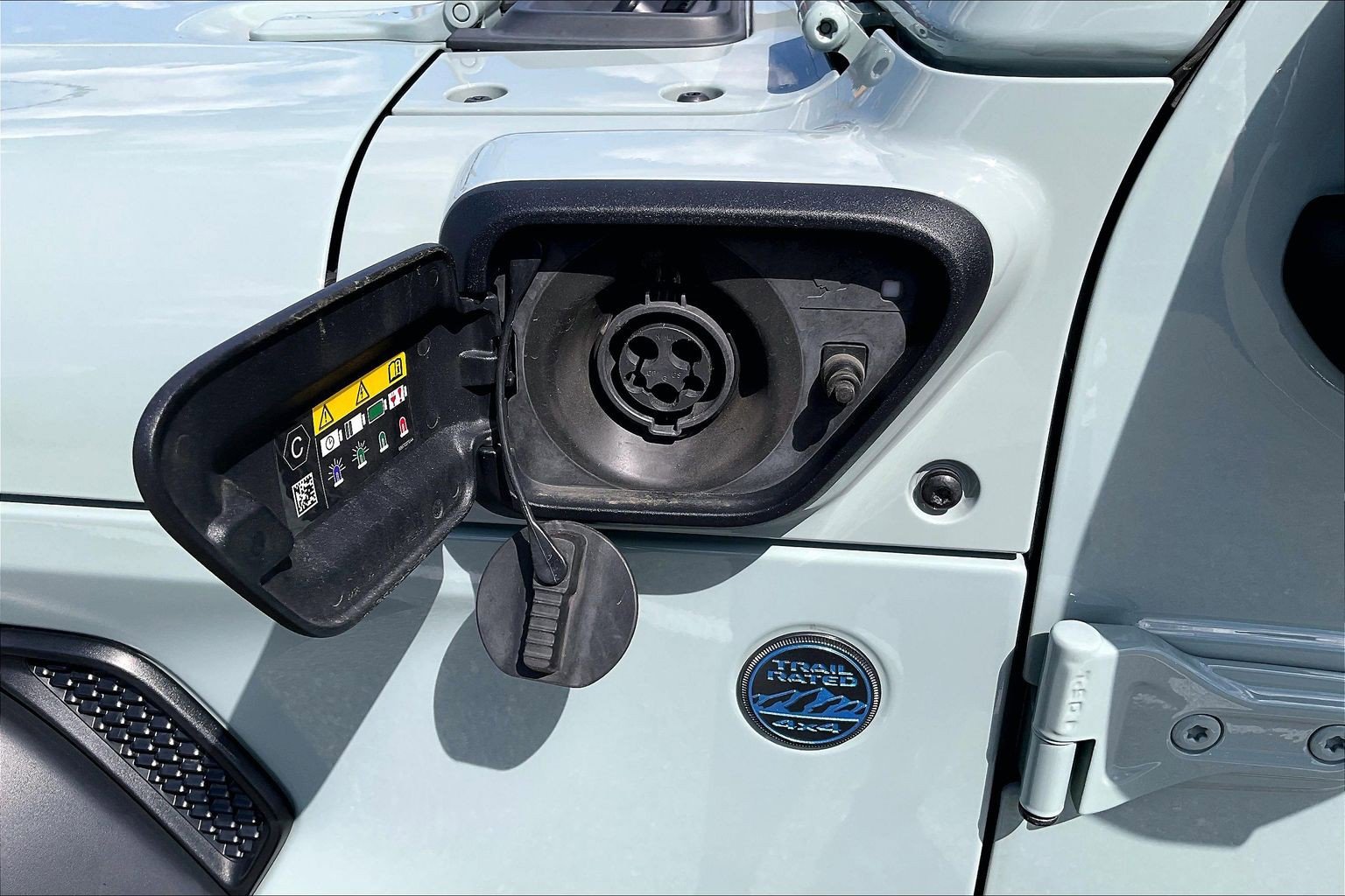 Used 2023 Jeep Wrangler Unlimited w/ Cold Weather Group AWD/4WD image 33