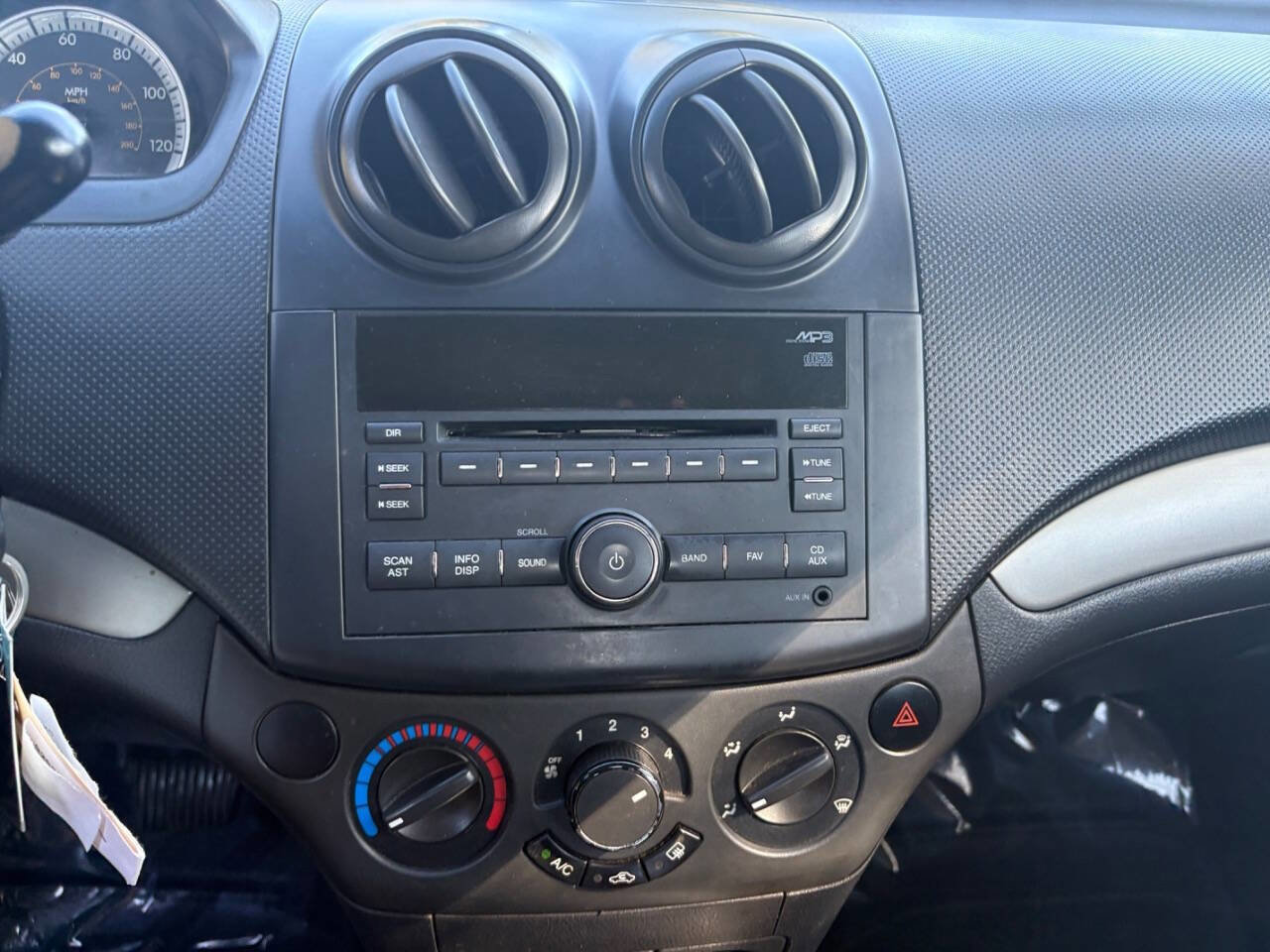 Used 2009 Chevrolet Aveo LT w/ Power and Convenience Package image 18