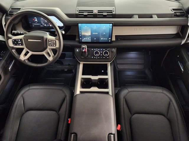 Used 2025 Land Rover Defender 110 S image 4