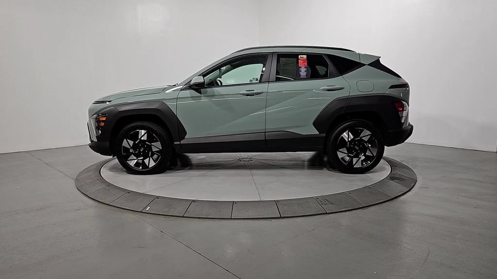 Certified 2025 Hyundai Kona SEL AWD/4WD image 2