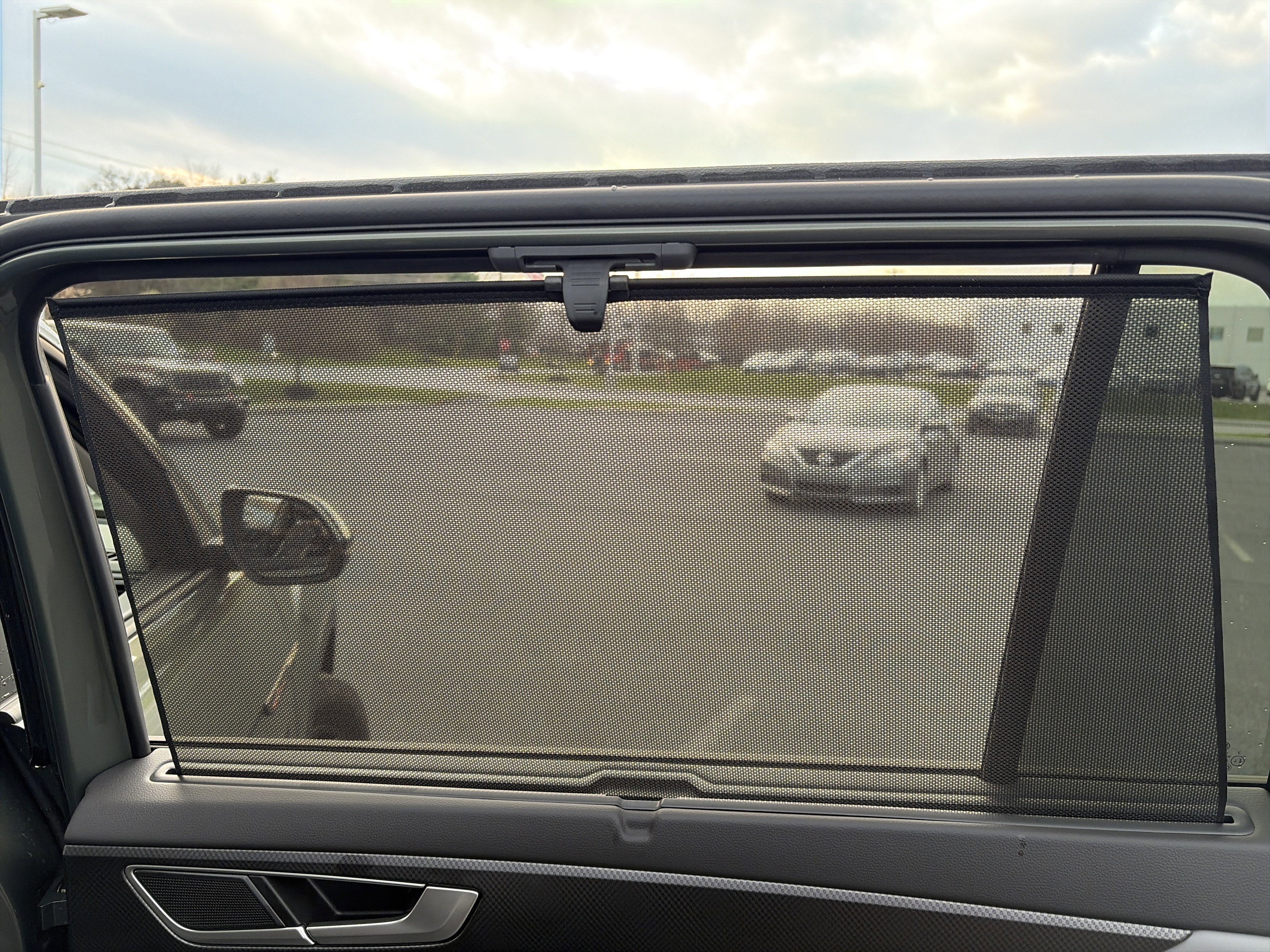 Used 2024 Volkswagen Atlas Peak Edition SE image 31