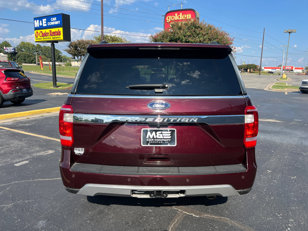 Used 2020 Ford Expedition XLT w/ Equipment Group 202A image 6