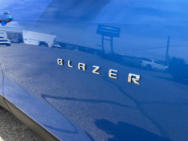 Used 2024 Chevrolet Blazer LT w/ Convenience Package AWD/4WD image 9