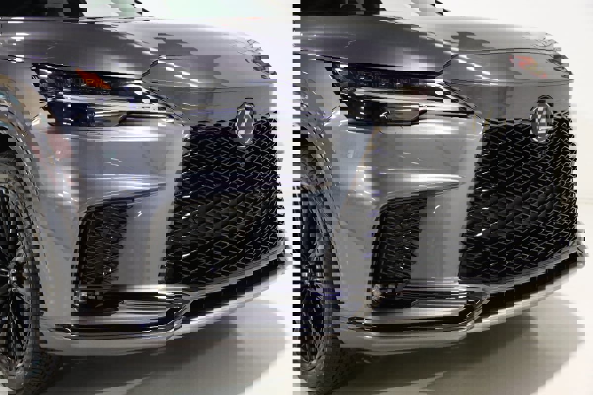 Used 2023 Lexus RX 500h F Sport image 23