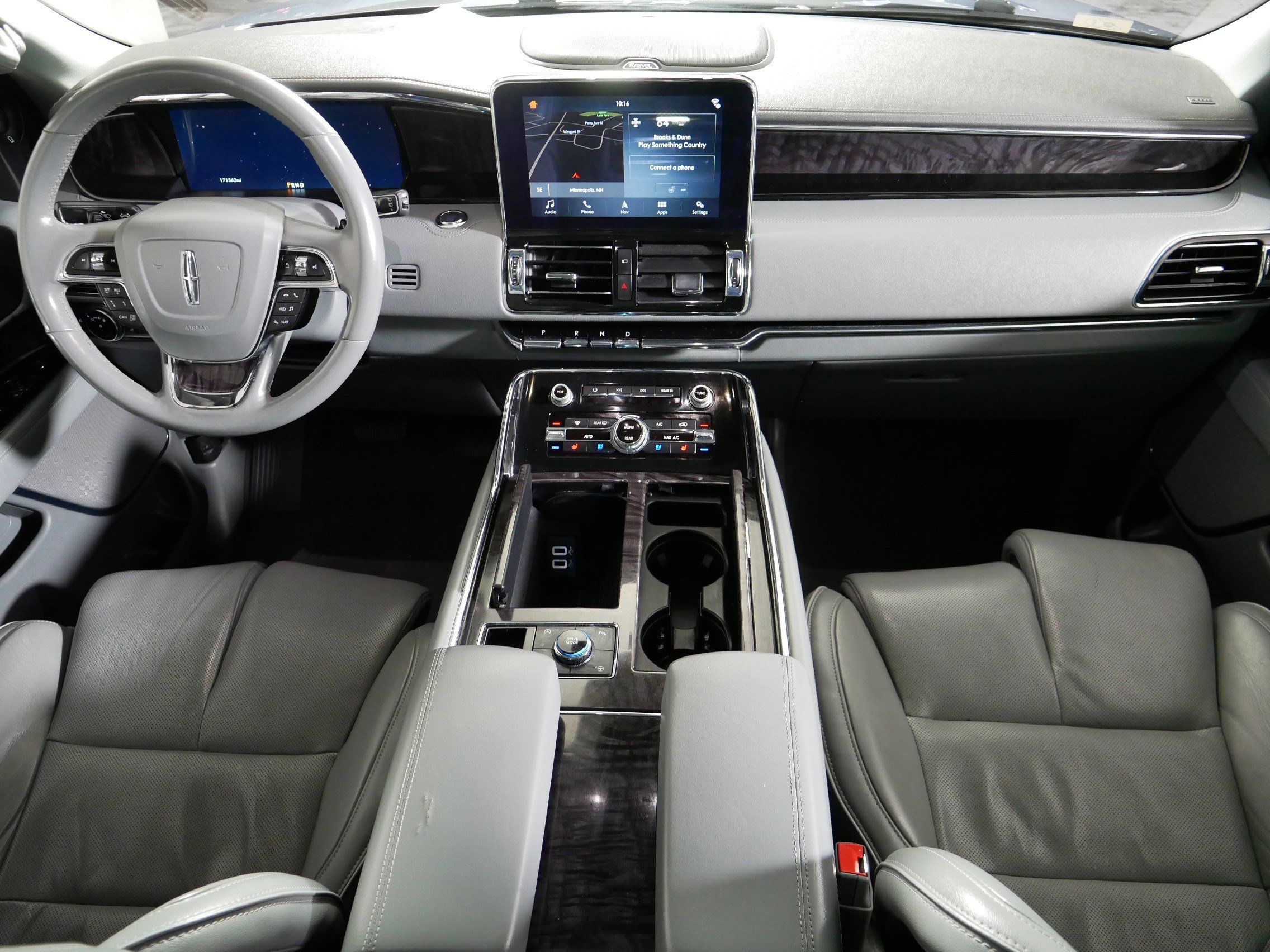 Used 2018 Lincoln Navigator Reserve w/ Technology Package AWD/4WD image 10