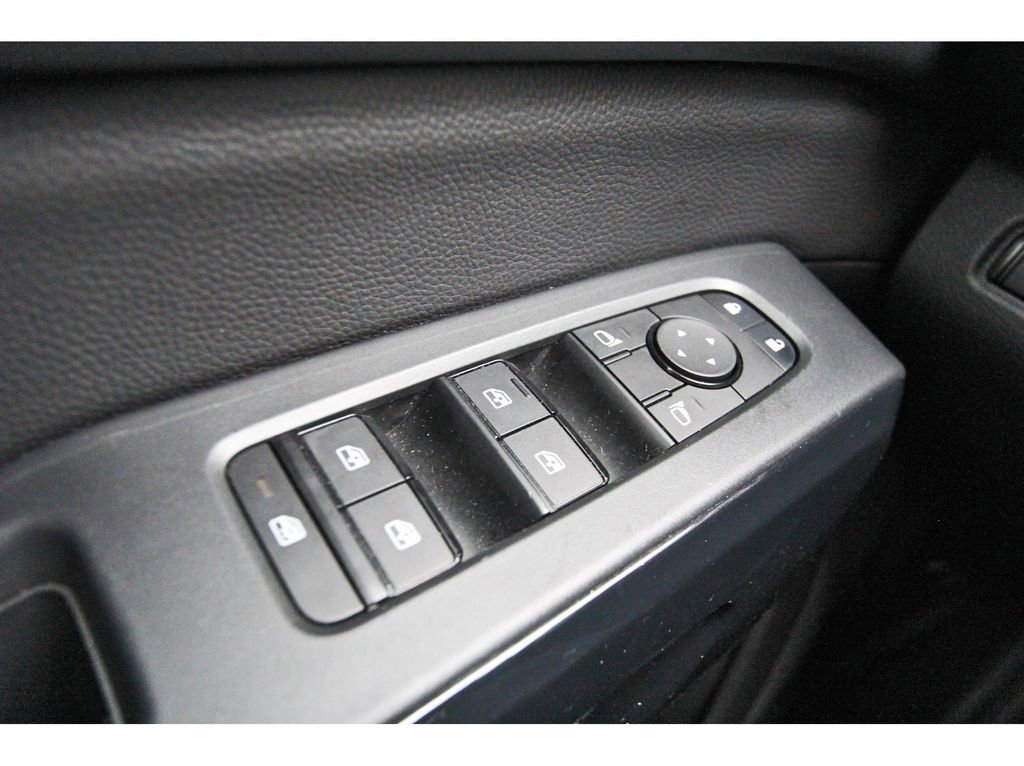 Used 2024 Nissan Pathfinder S image 19