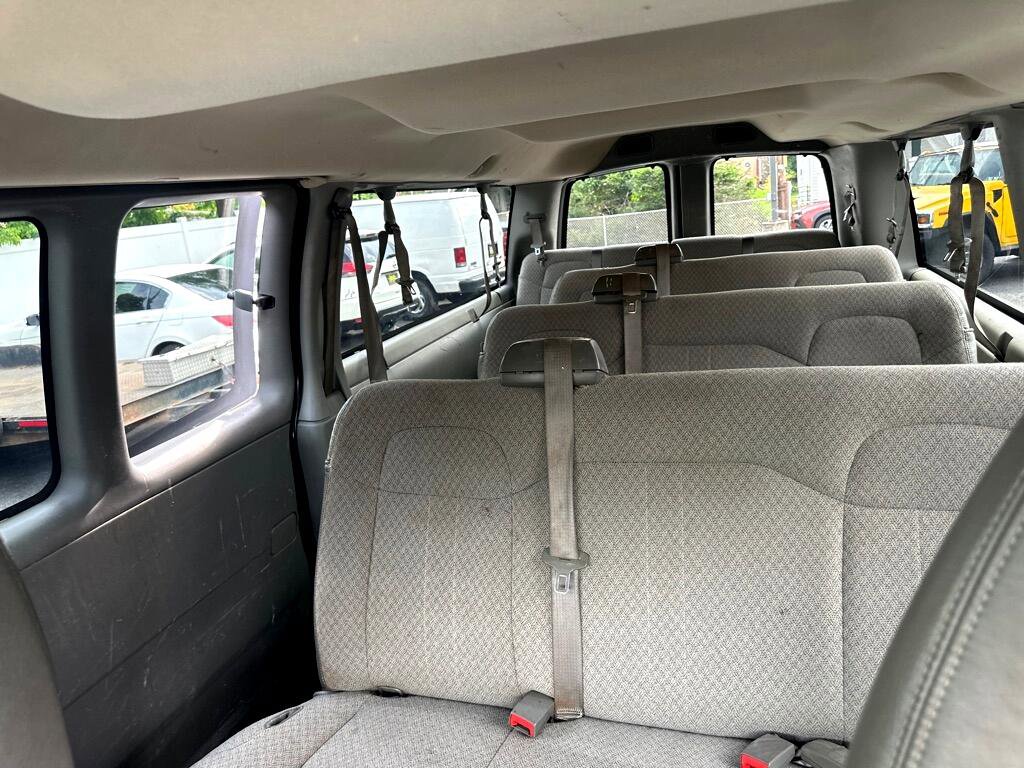 Used 2015 Chevrolet Express 3500 LS image 35