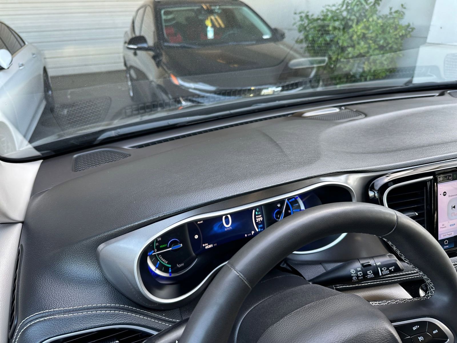 Used 2023 Chrysler Pacifica Touring-L image 36