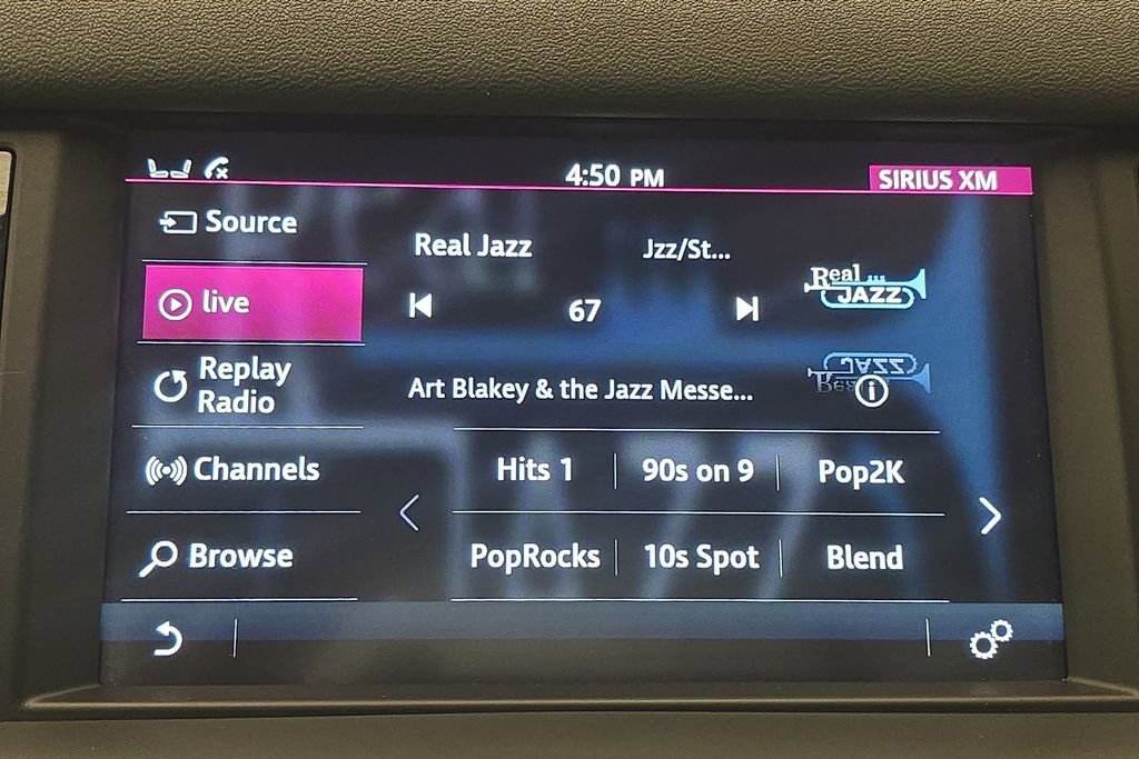 Used 2017 Land Rover Discovery Sport HSE image 17