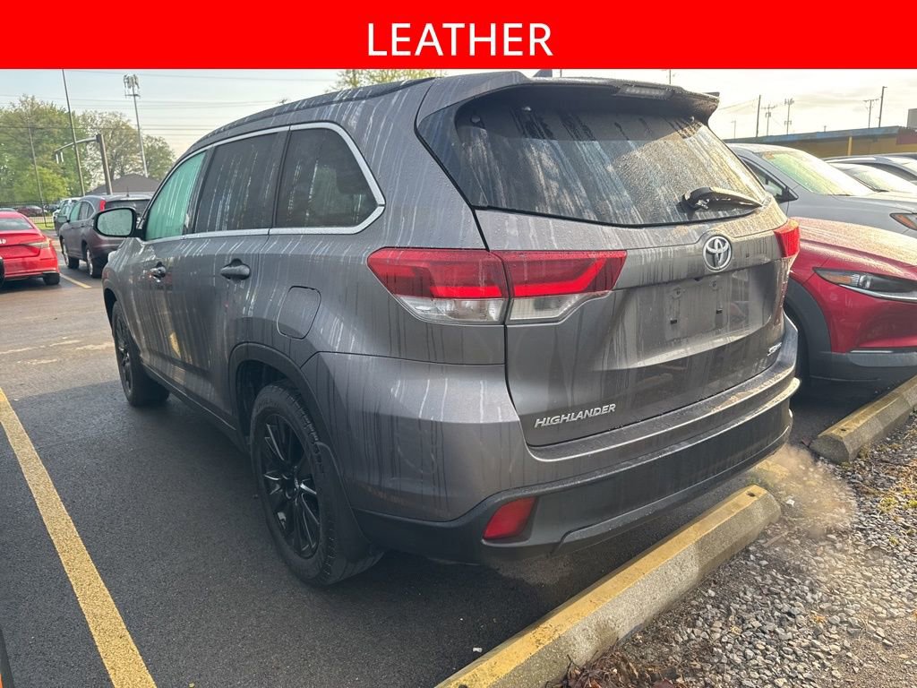 Used 2019 Toyota Highlander SE AWD/4WD image 4