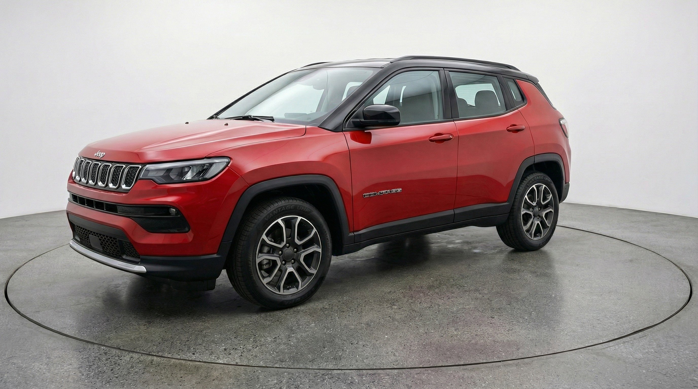 Used 2025 Jeep Compass Trailhawk AWD/4WD image 3