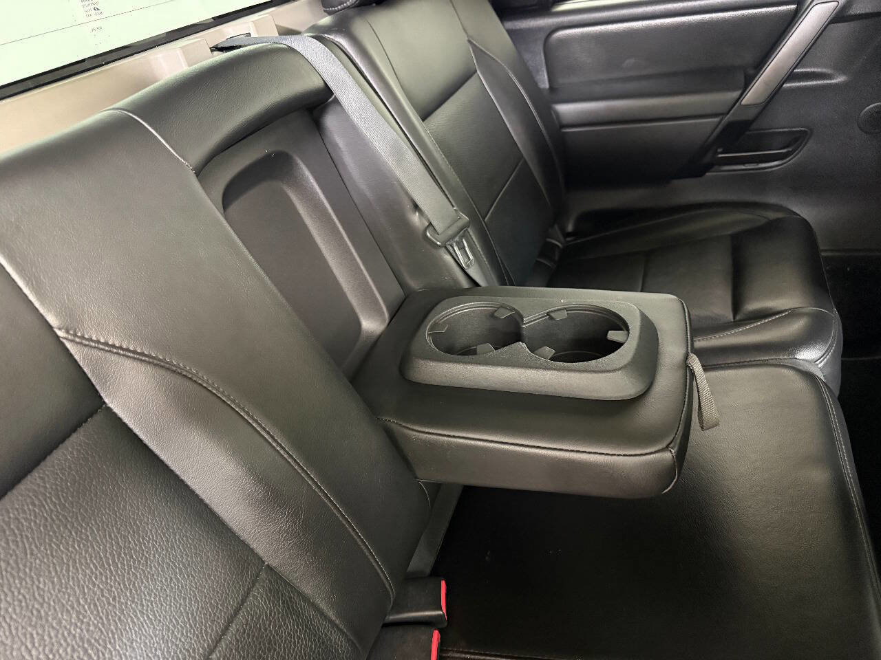 Used 2008 Nissan Titan LE AWD/4WD image 31