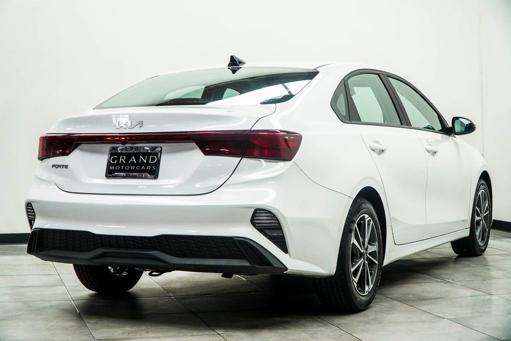 Used 2023 Kia Forte LXS w/ LXS Technology Package image 12