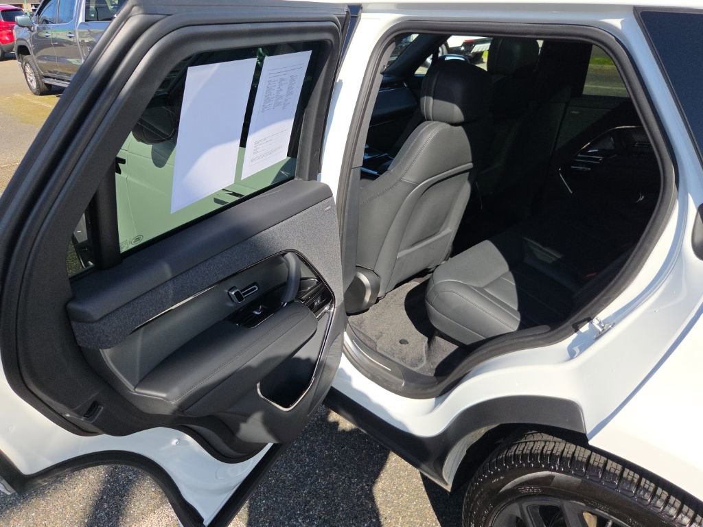 Used 2025 Land Rover Range Rover Sport Dynamic SE image 15