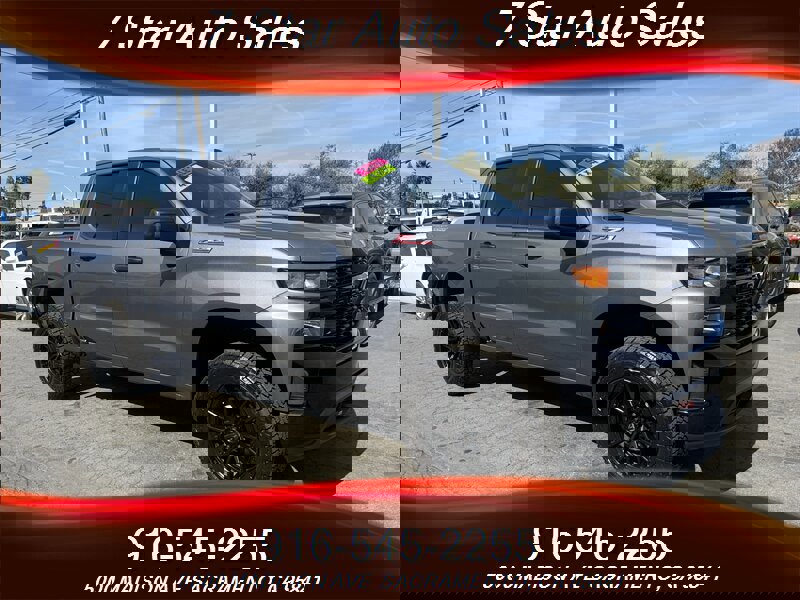 Used 2021 Chevrolet Silverado 1500 Custom Trail Boss w/ LPO, Dark Essentials Package image 1