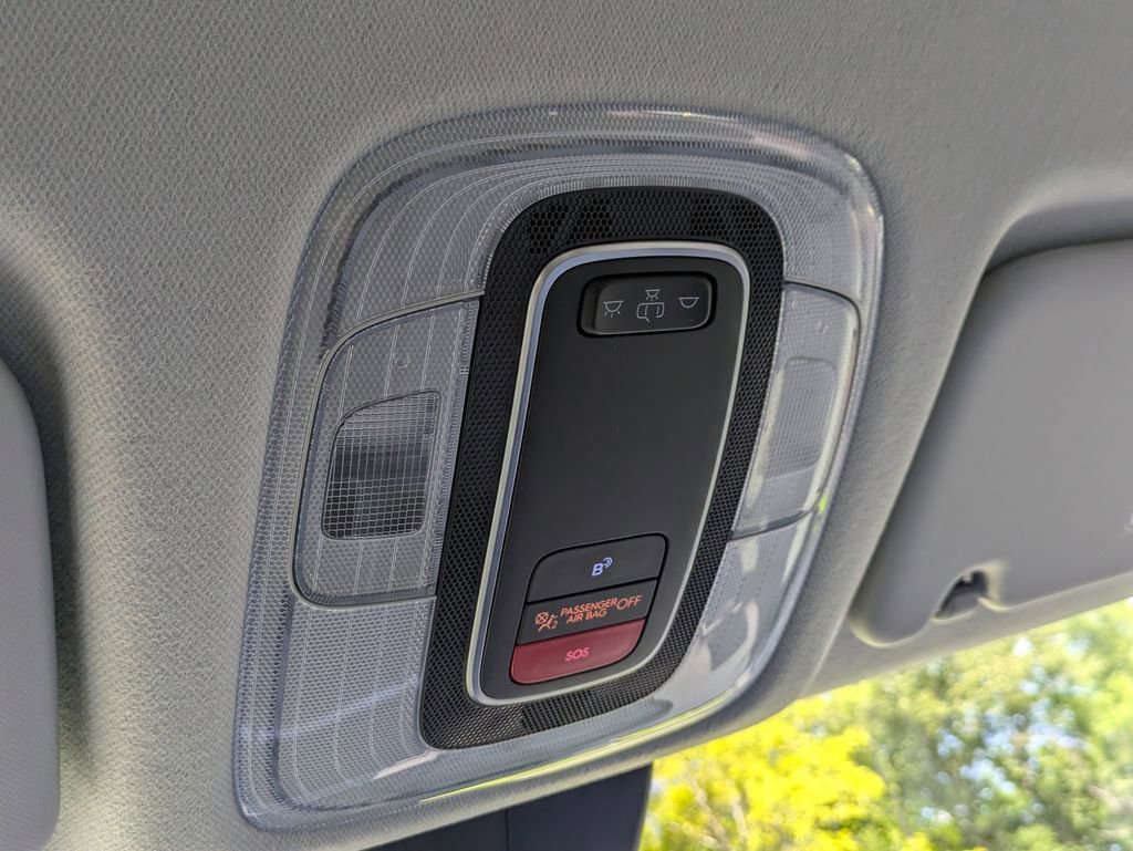Certified 2025 Hyundai Kona SE FWD image 21