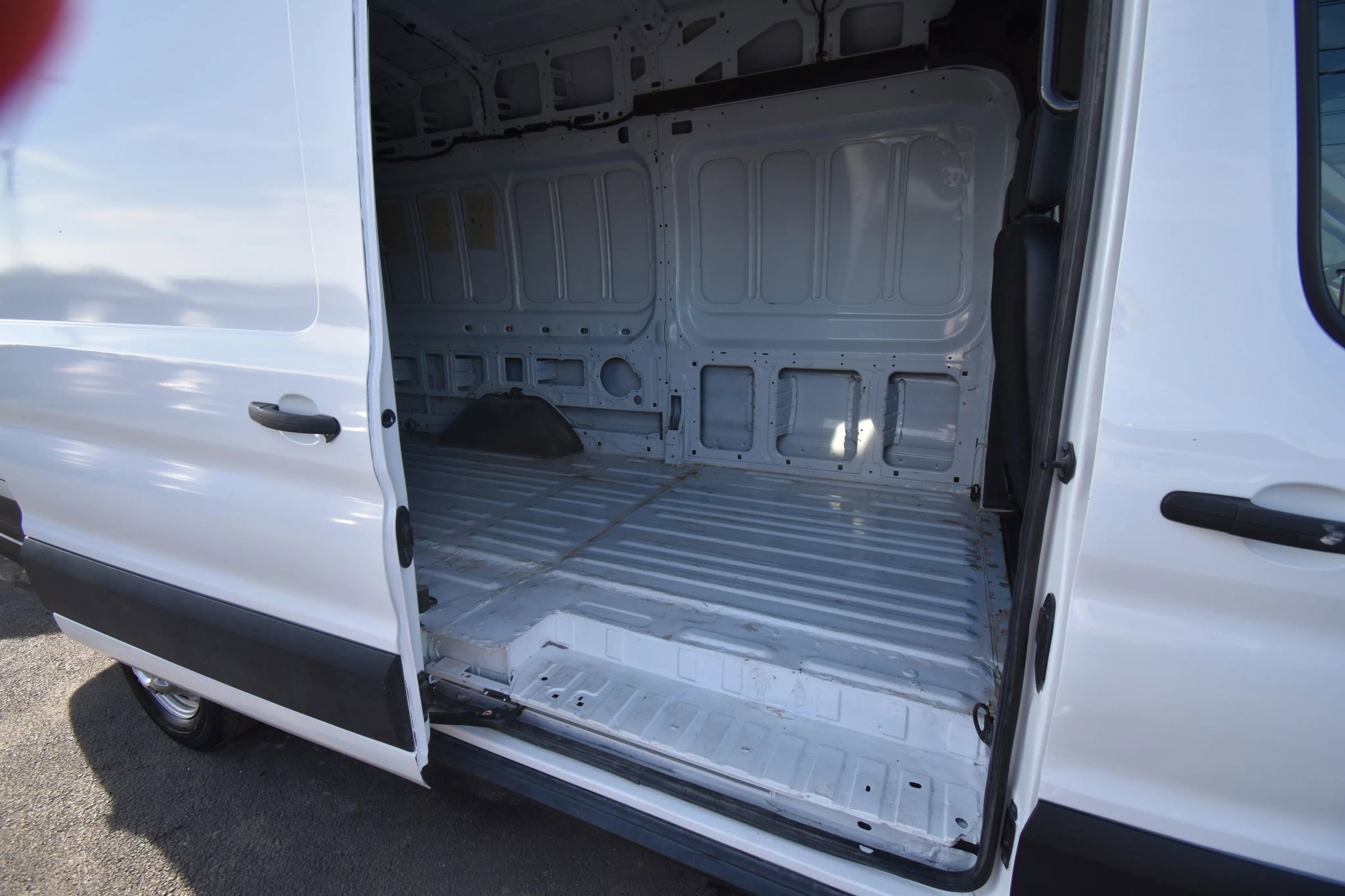 Used 2020 Ford Transit 250 148 High Roof Extended AWD image 18