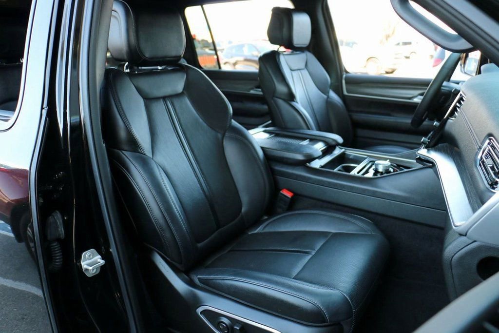 Used 2024 Jeep Wagoneer L Series II image 31