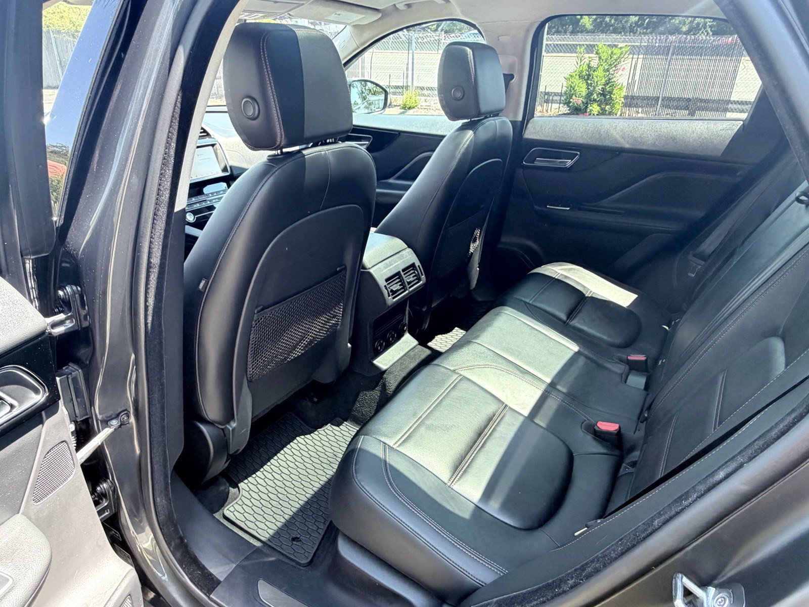 Used 2020 Jaguar F-PACE Prestige AWD/4WD image 18