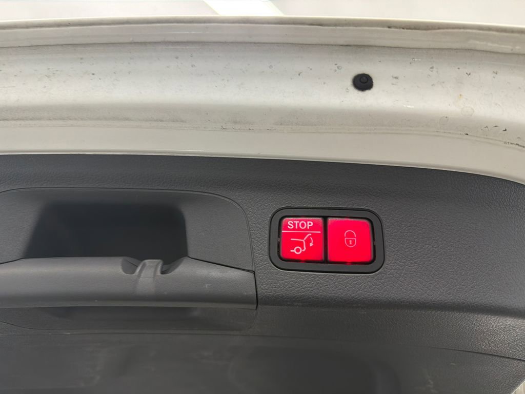 Used 2020 Mercedes-Benz GLE 350 4MATIC w/ Airmatic Package image 21