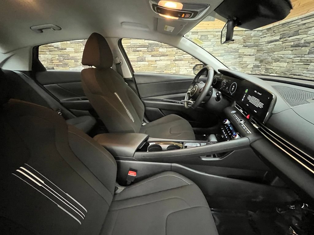 Used 2023 Hyundai Elantra SEL w/ Convenience Package FWD image 30