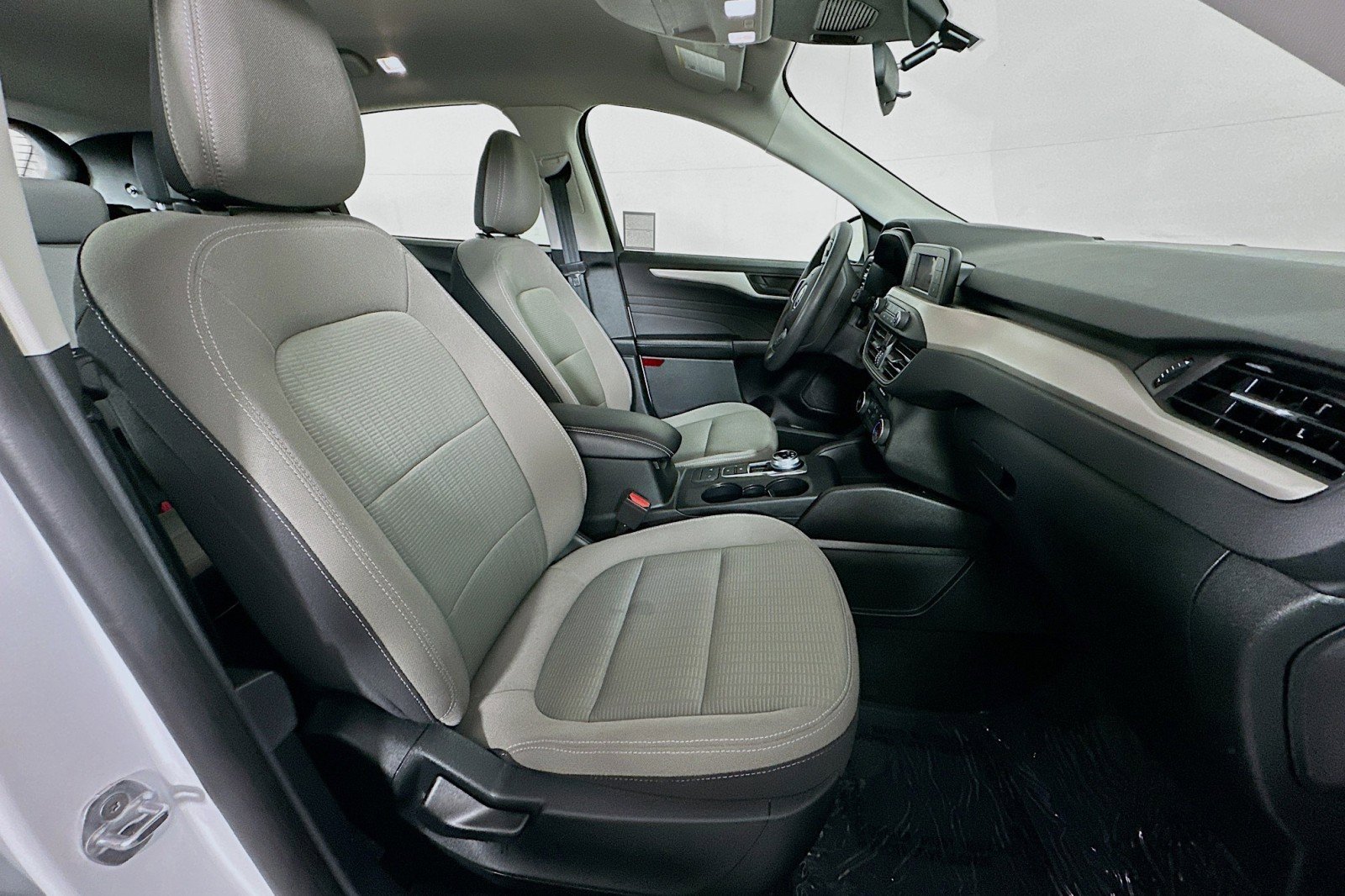 Used 2022 Ford Escape S image 8