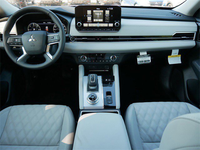 New 2025 Mitsubishi Outlander SEL image 7