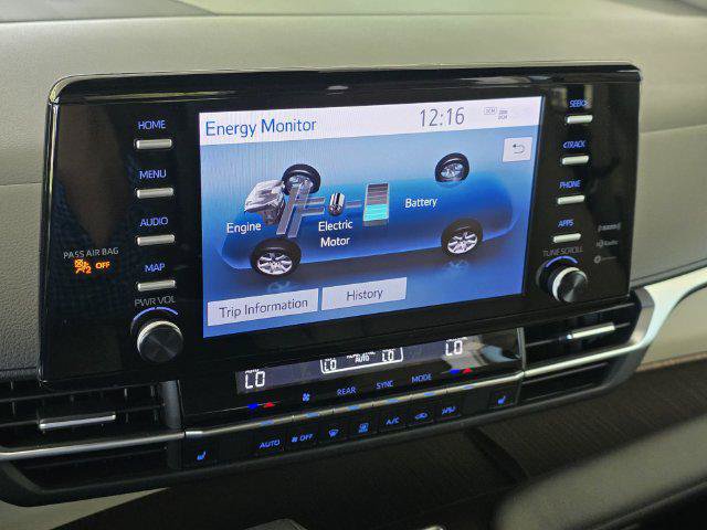 Certified 2024 Toyota Sienna XLE FWD image 19