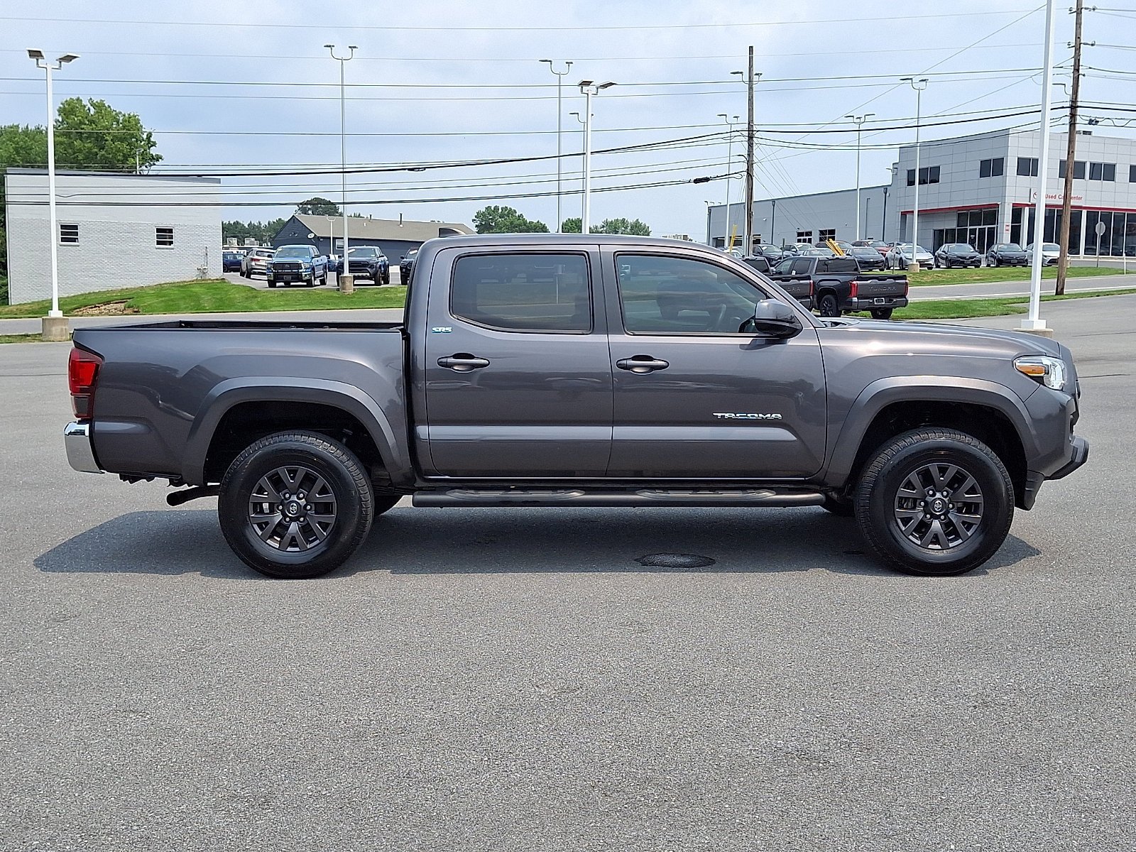 Certified 2023 Toyota Tacoma SR5 AWD/4WD image 8