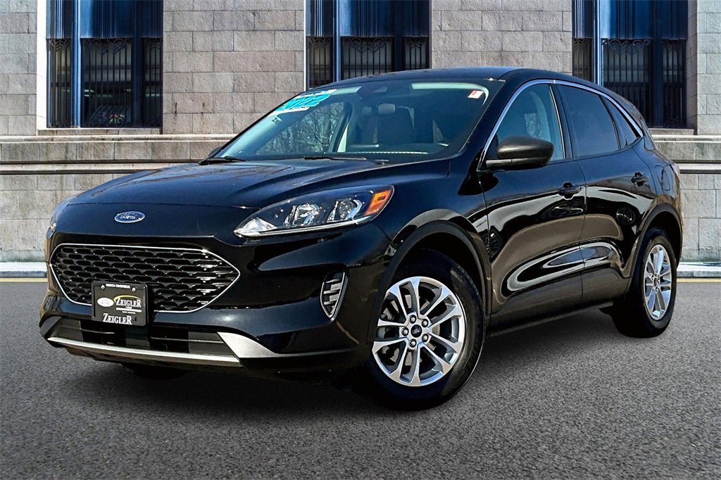 Certified 2022 Ford Escape SE w/ Cold Weather Package image 2