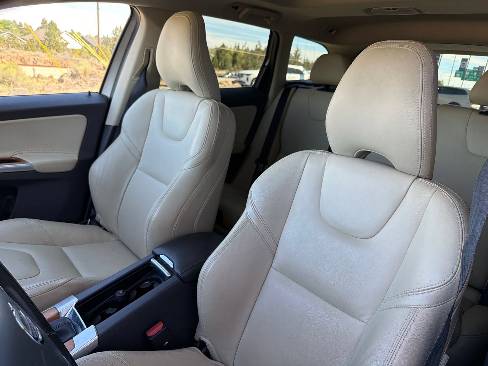 Used 2017 Volvo XC60 T5 Inscription w/ Advanced Package AWD/4WD image 19