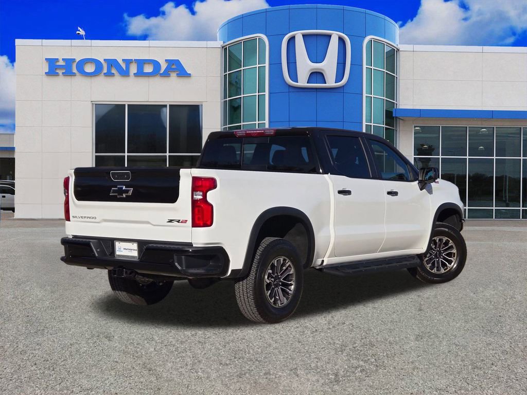 Used 2025 Chevrolet Silverado 1500 ZR2 w/ Technology Package image 3