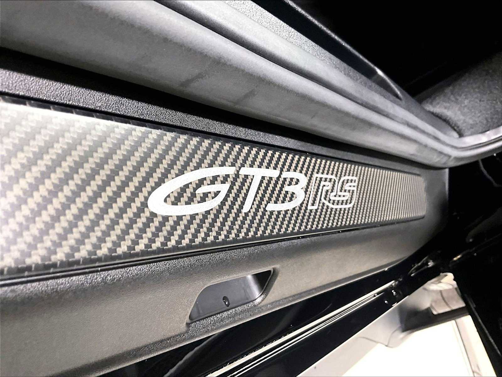 Used 2025 Porsche 911 GT3 RS image 38