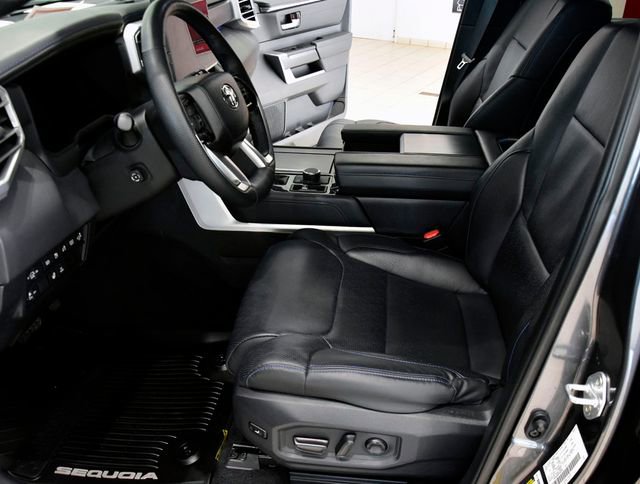 Used 2024 Toyota Sequoia Platinum image 7