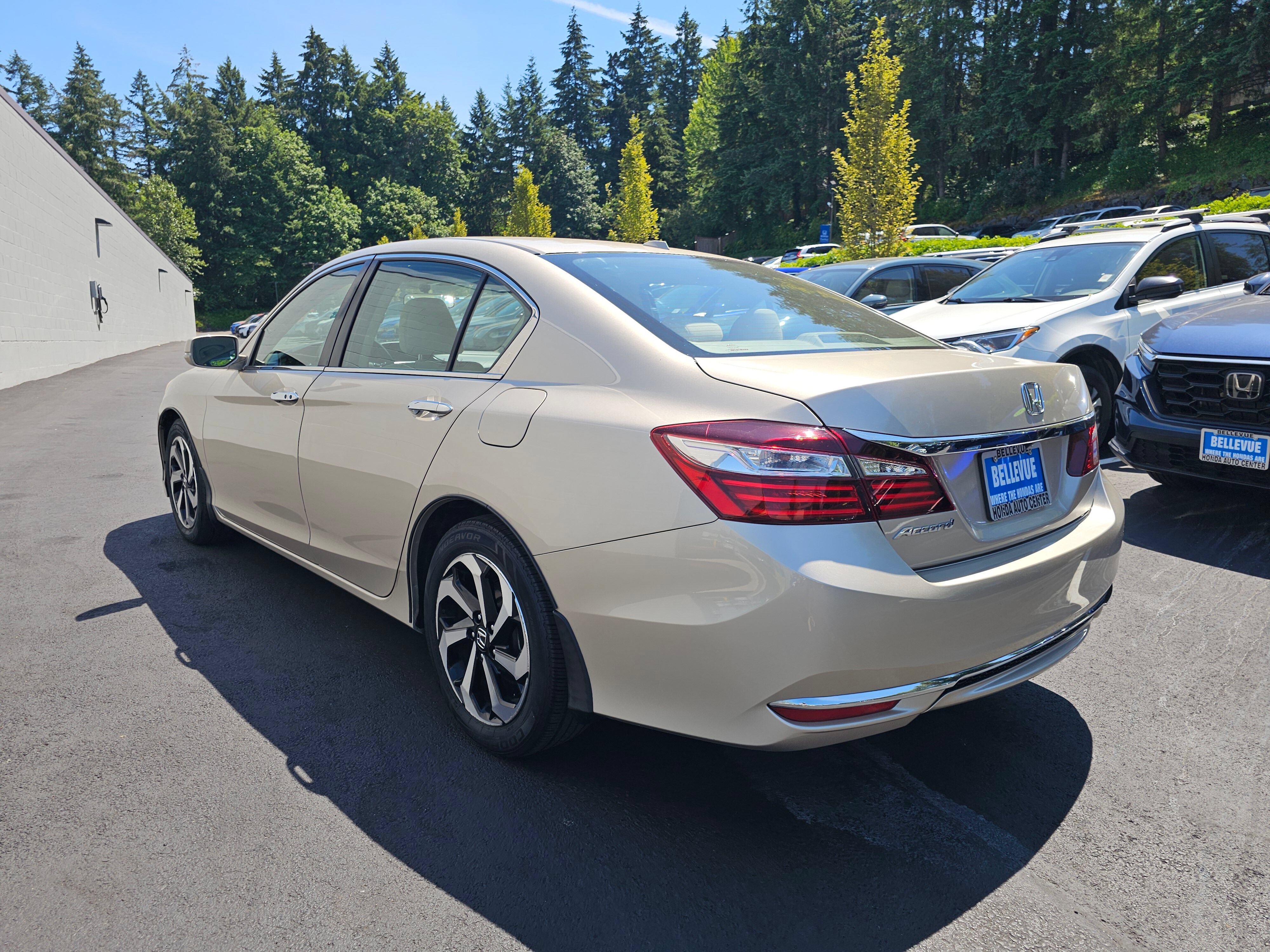 Used 2016 Honda Accord EX image 6