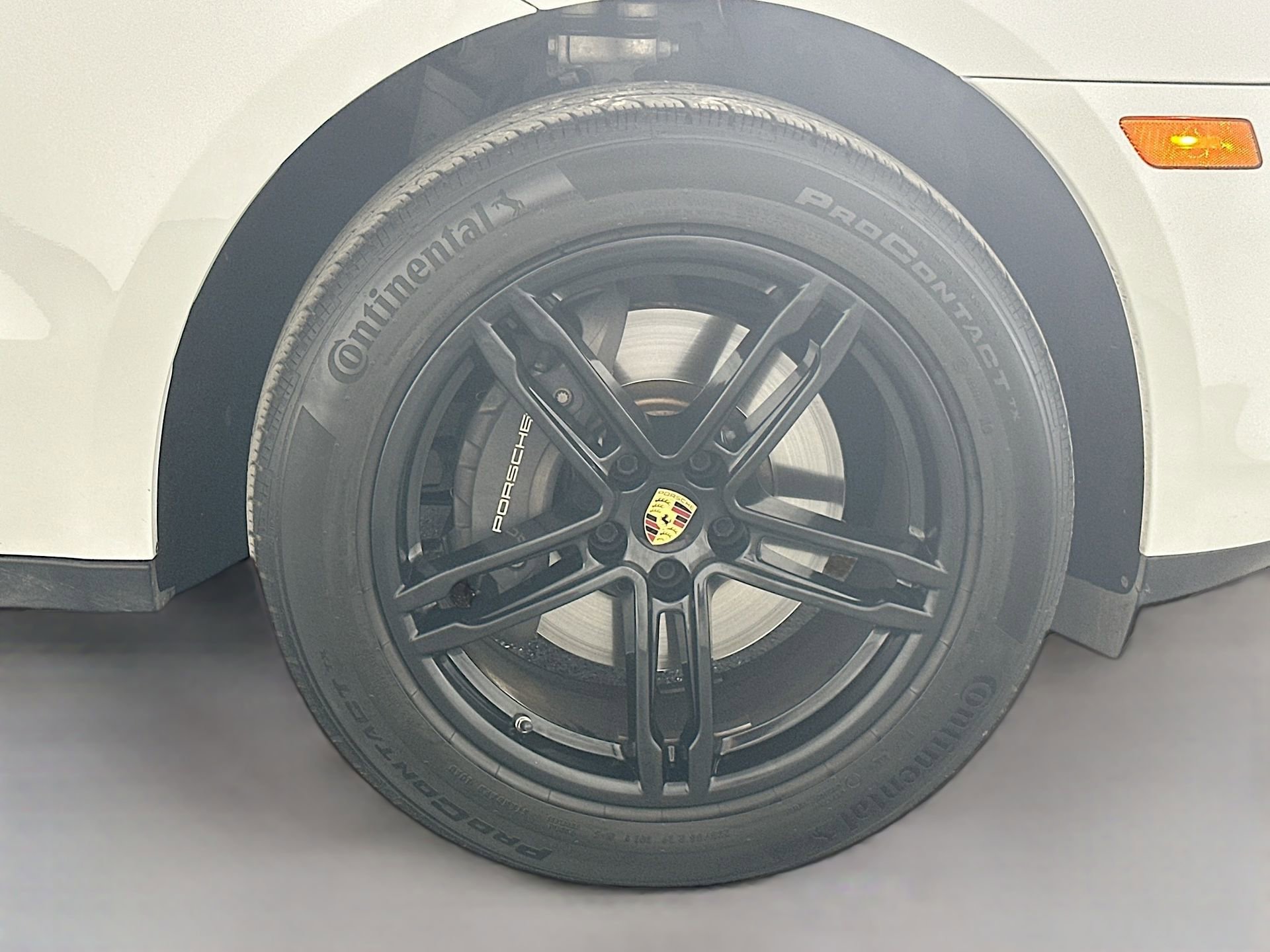 Certified 2022 Porsche Macan image 14