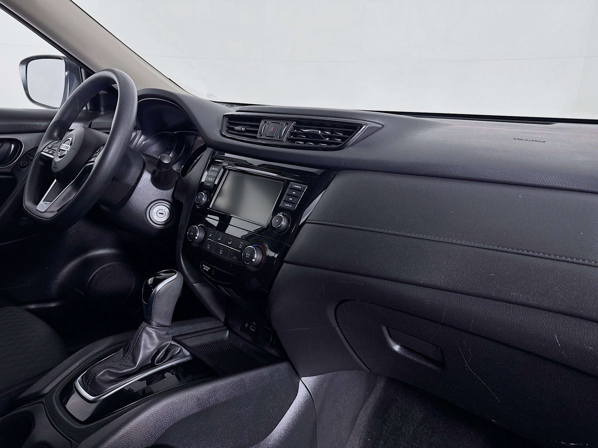 Used 2020 Nissan Rogue S AWD/4WD image 28