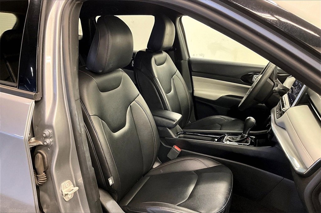 Used 2024 Jeep Compass Limited image 6