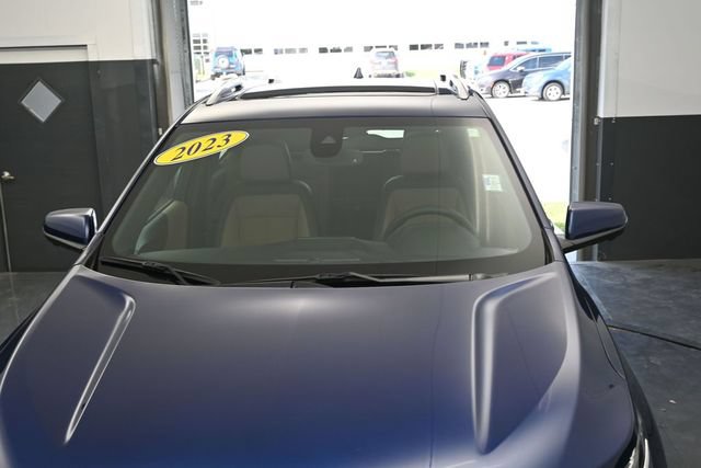 Used 2023 Chevrolet Equinox Premier AWD/4WD image 38