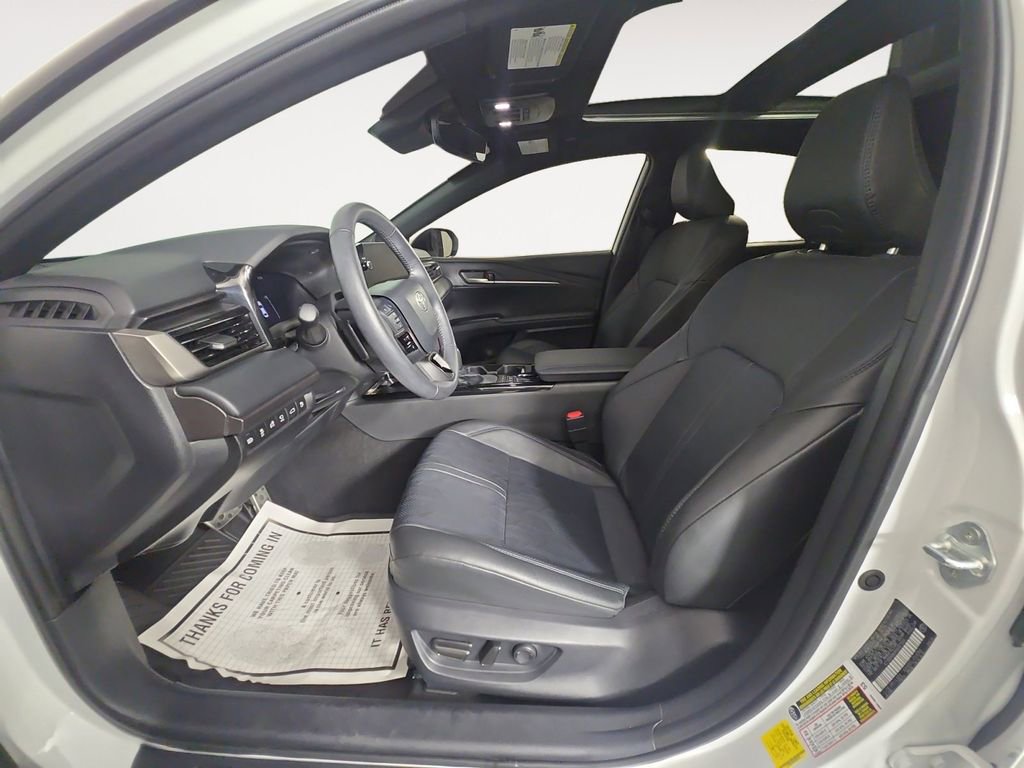 Used 2025 Toyota Camry XSE w/ Premium Plus Package image 9