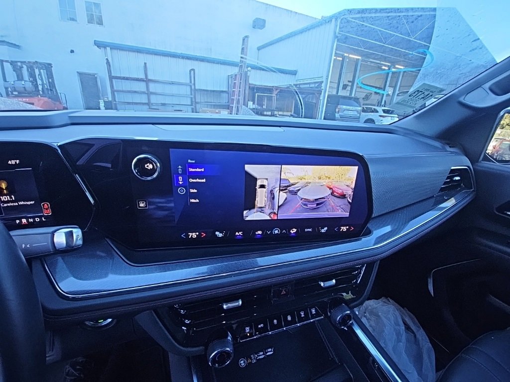 Used 2025 Chevrolet Suburban RST image 14