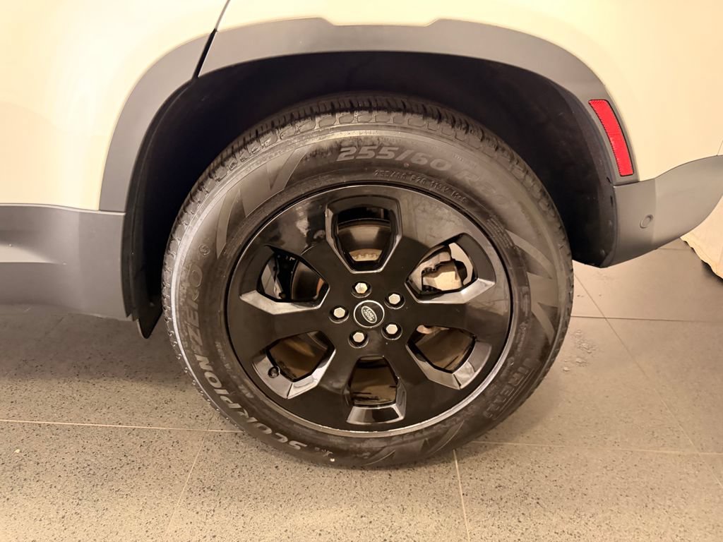 Used 2023 Land Rover Defender 110 S AWD/4WD image 12