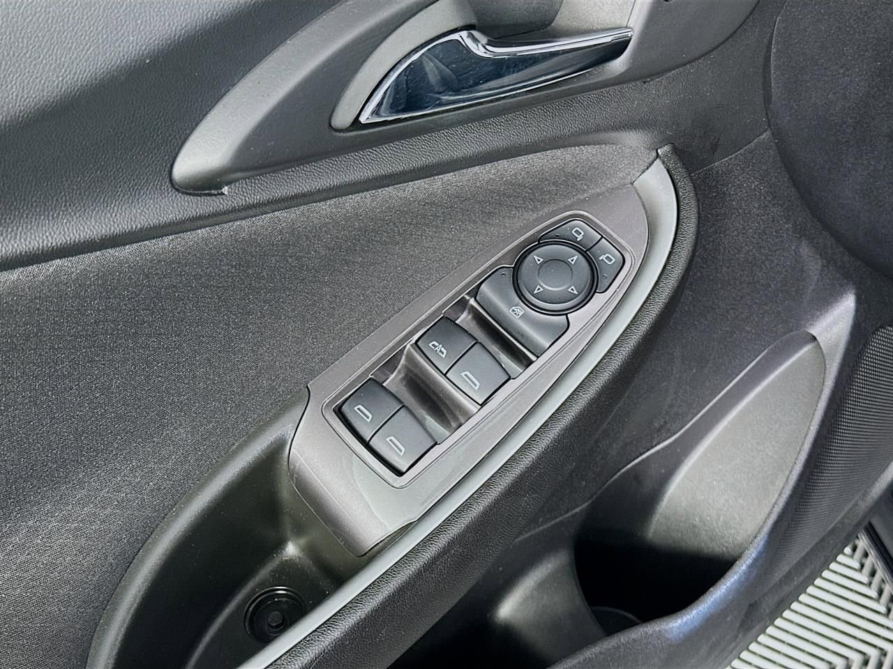 Used 2023 Chevrolet Malibu LT image 28