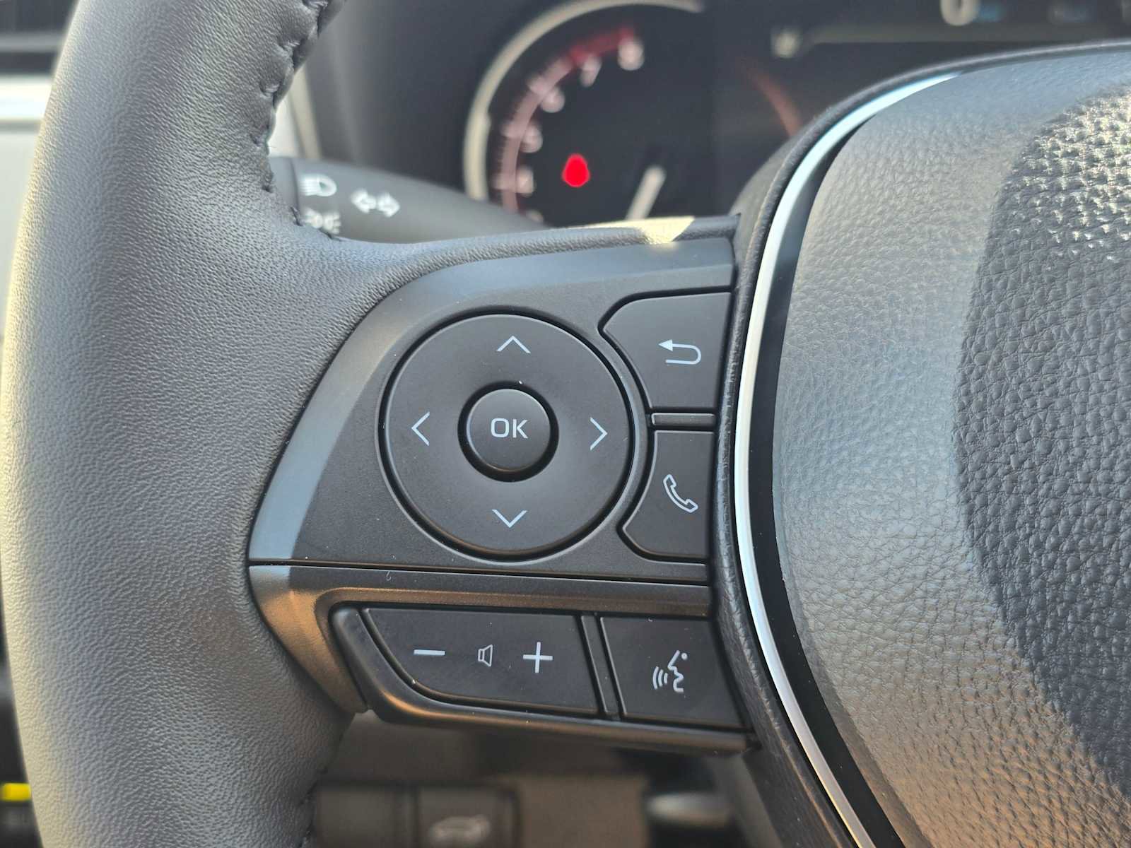 Certified 2025 Toyota RAV4 XLE w/ Convenience Package image 30