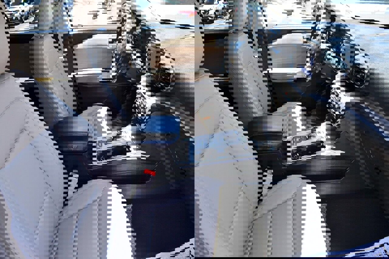 Used 2024 Ford Explorer XLT w/ Equipment Group 202A image 18