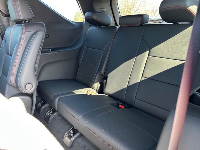 New 2026 Chevrolet Traverse RS w/ LPO, Floor Liner Package image 20