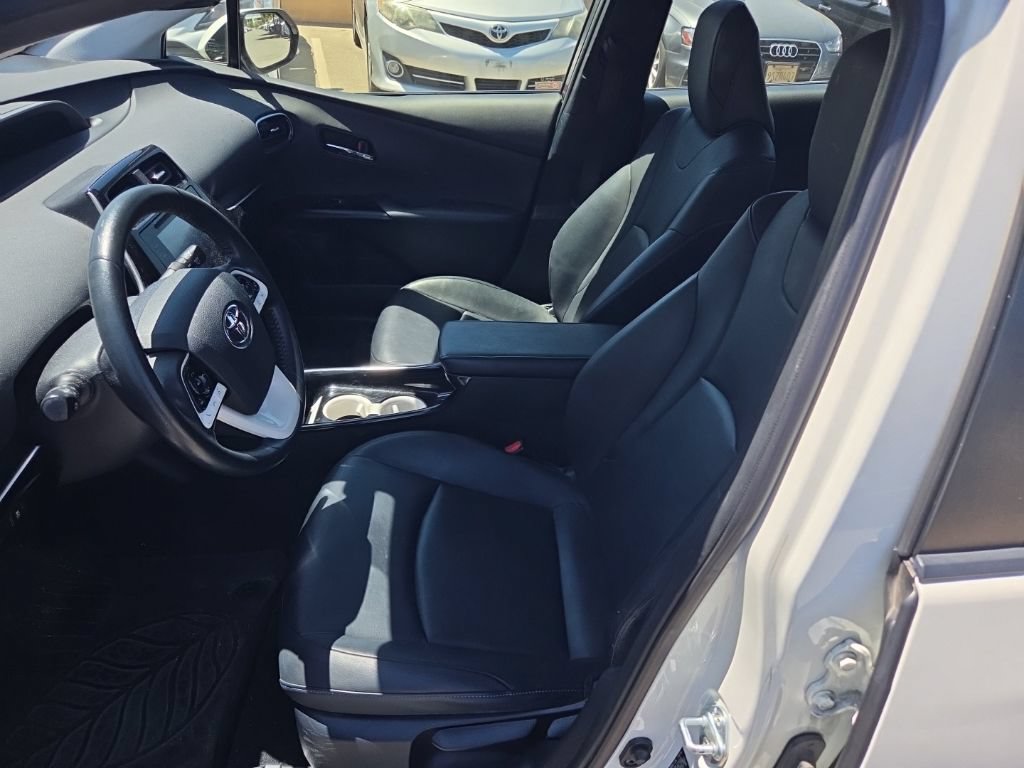 Certified 2016 Toyota Prius Three Touring FWD image 11