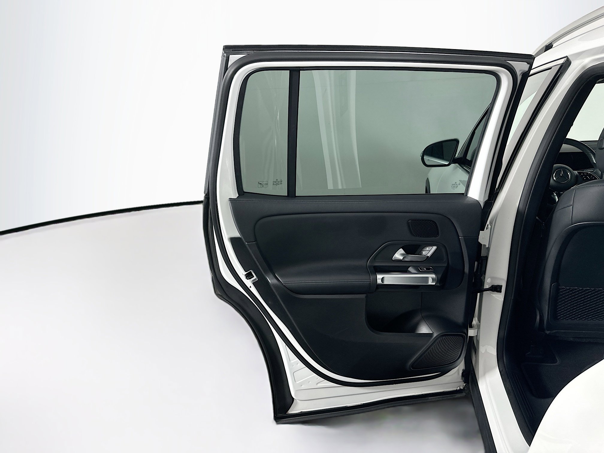 Used 2024 Mercedes-Benz EQB 250+ image 27