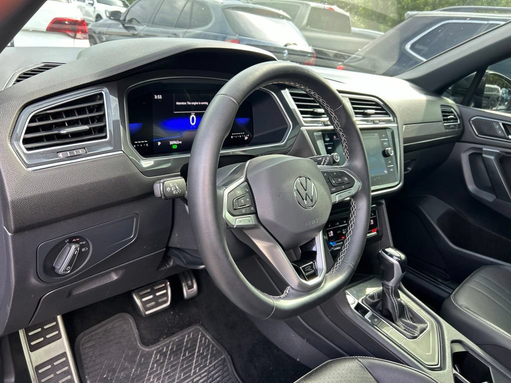 Certified 2023 Volkswagen Tiguan SE R-Line FWD image 23