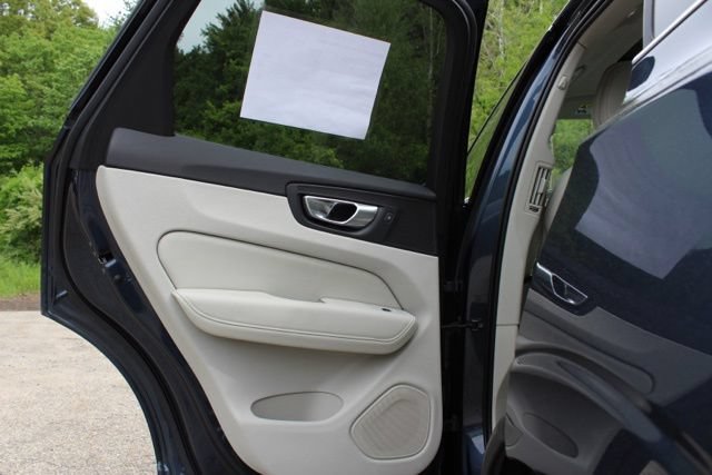 Certified 2023 Volvo XC60 B5 Plus w/ Climate Package AWD/4WD image 21